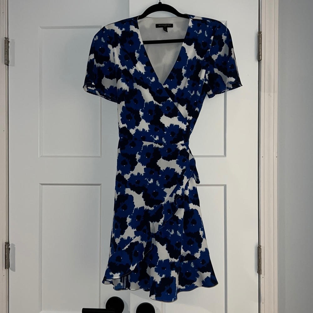 Banana Republic Surplice Wrap Flutter Dress Size 8